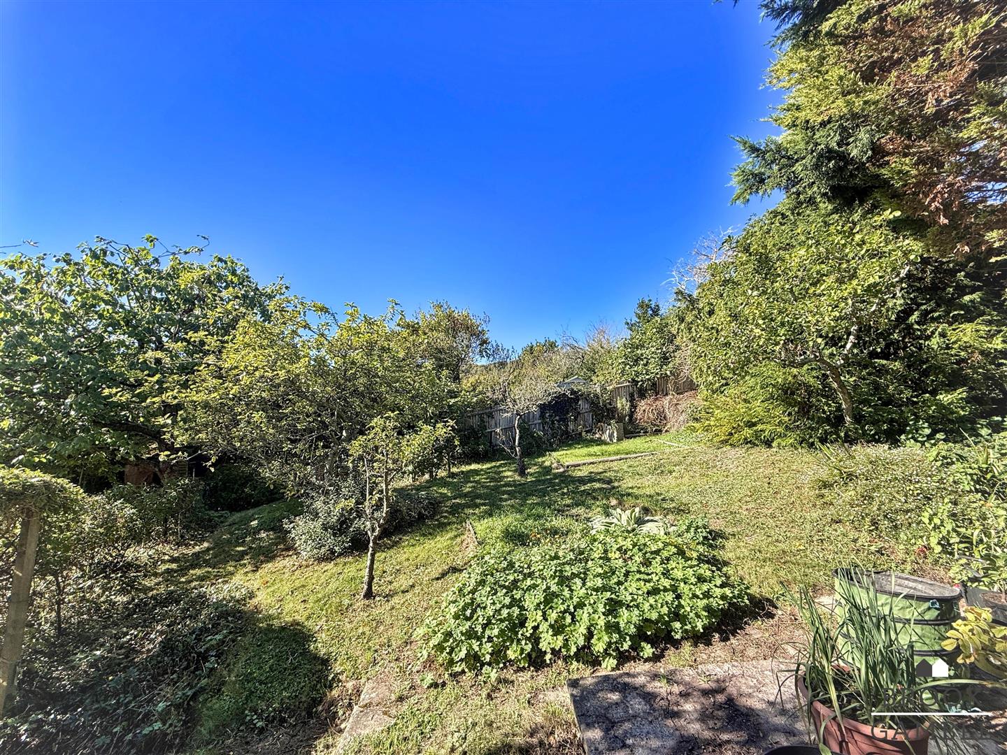 5 Bedroom House - Detached. Pashley Road in Eastbourne,  13